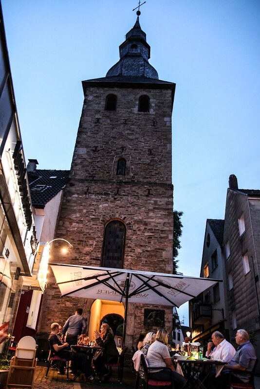 Abendliche Altstadtkulisse an der Terrasse