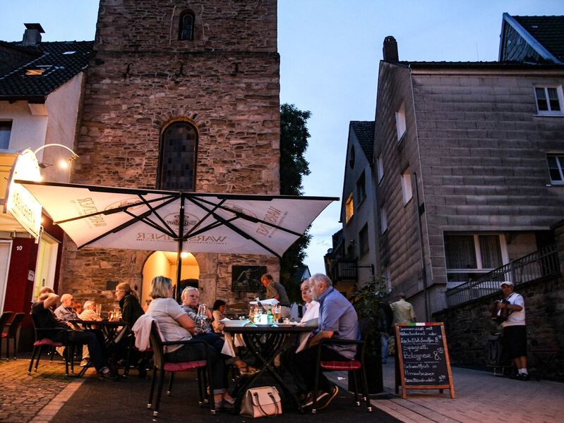 Außengastronomie vor der Johanniskirche in Hattingen